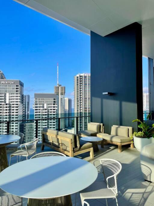 New Impressive 180° River View 1 Bed Apt With Pool 47F Apartment โกลด์โคสต์ ภายนอก รูปภาพ