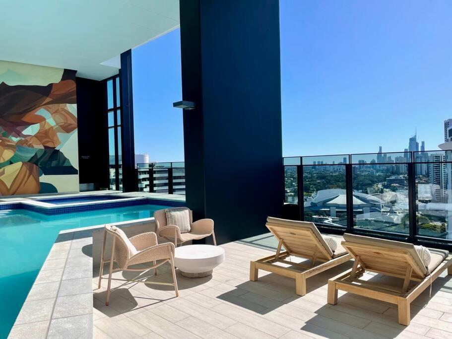 New Impressive 180° River View 1 Bed Apt With Pool 47F Apartment โกลด์โคสต์ ภายนอก รูปภาพ