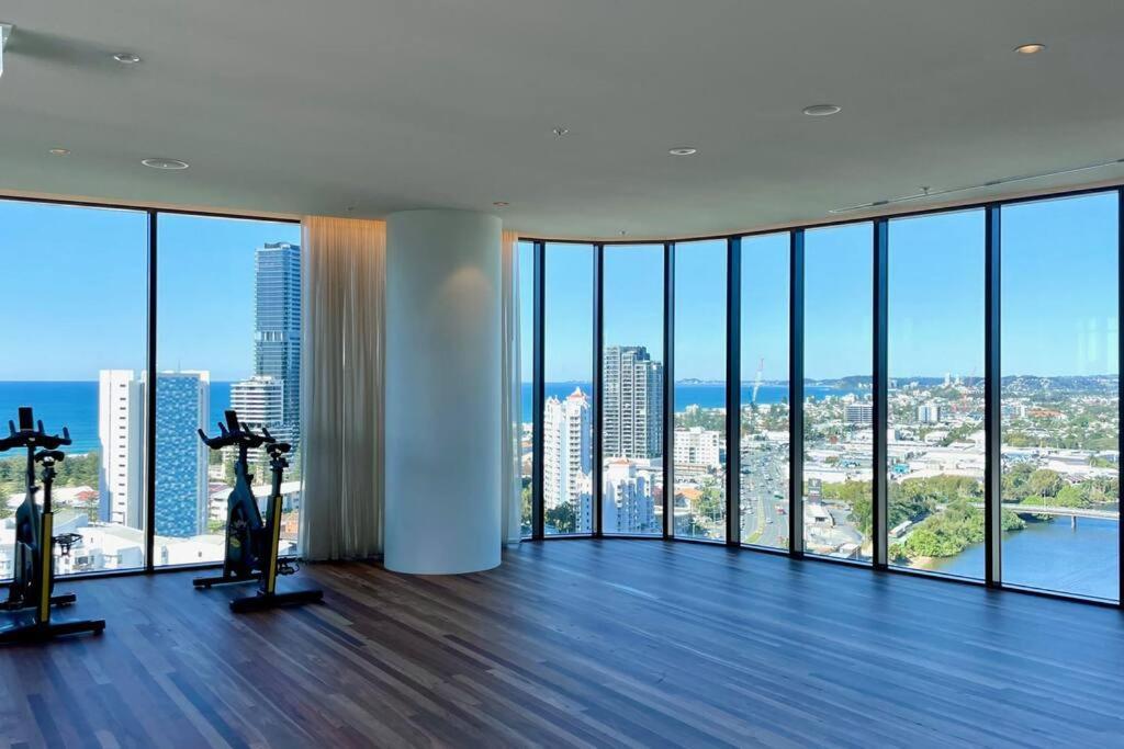 New Impressive 180° River View 1 Bed Apt With Pool 47F Apartment โกลด์โคสต์ ภายนอก รูปภาพ